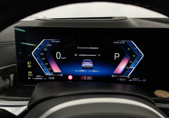 Подержанный автомобиль BMW X5 2023 года (13 фото)