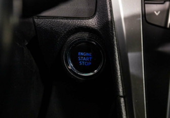 Подержанный автомобиль Toyota Camry Sedan 2015 года (16 фото)