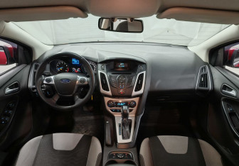 Подержанный автомобиль Ford Focus Sedan 2013 года (13 фото)