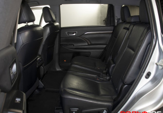 Подержанный автомобиль Toyota Highlander 2014 года (10 фото)
