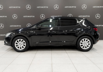 Подержанный автомобиль SEAT Leon Hatchback 2013 года (8 фото)