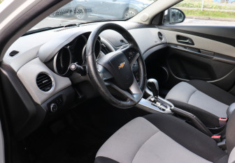 Подержанный автомобиль Chevrolet Cruze Sedan 2013 года (7 фото)
