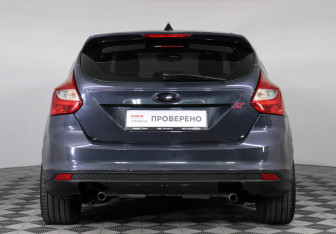 Подержанный автомобиль Ford Focus Hatchback 2013 года (6 фото)