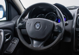 Подержанный автомобиль Renault Duster 2015 года (15 фото)