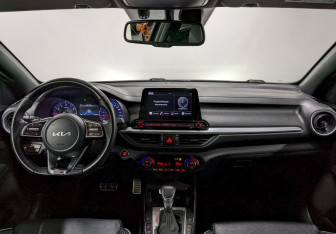 Подержанный автомобиль Kia Cerato Sedan 2021 года (24 фото)