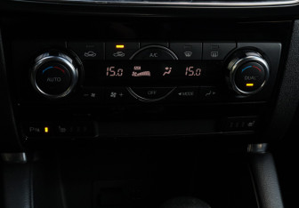 Подержанный автомобиль Mazda CX-5 2015 года (19 фото)