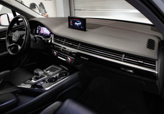 Подержанный автомобиль Audi Q7 2019 года (26 фото)