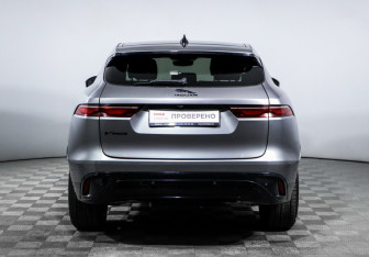 Подержанный автомобиль Jaguar F-Pace 2021 года (6 фото)