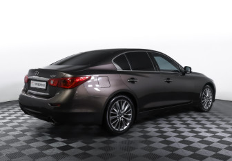 Подержанный автомобиль Infiniti Q50 2014 года (5 фото)
