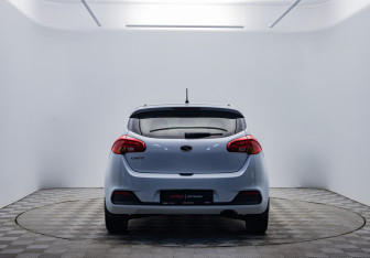 Подержанный автомобиль Kia Ceed Hatchback 2014 года (6 фото)