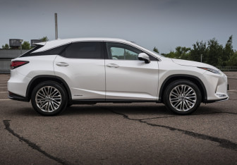 Подержанный автомобиль Lexus RX 2020 года (4 фото)