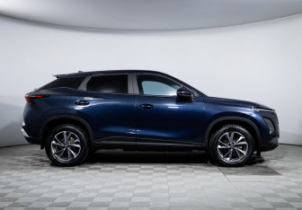 Подержанный автомобиль Omoda C5 2024 года (4 фото)