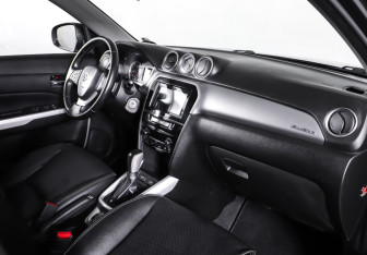 Подержанный автомобиль Suzuki Vitara 2017 года (11 фото)