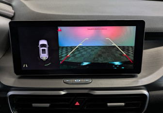 Подержанный автомобиль Geely Coolray 2023 года (25 фото)