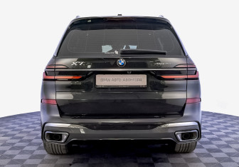 Подержанный автомобиль BMW X7 2024 года (6 фото)