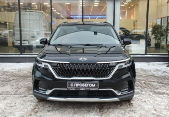 Подержанный автомобиль Kia Carnival 2020 года (2 фото)