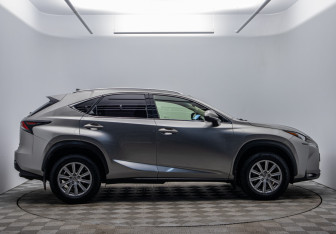 Подержанный автомобиль Lexus NX 2015 года (4 фото)