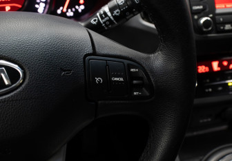 Подержанный автомобиль Kia Sportage 2012 года (17 фото)