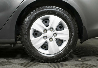 Подержанный автомобиль Kia Cerato Sedan 2017 года (8 фото)