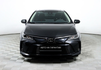 Подержанный автомобиль Toyota Corolla Sedan 2022 года (2 фото)