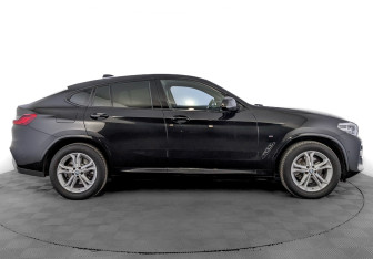 Подержанный автомобиль BMW X4 2020 года (4 фото)