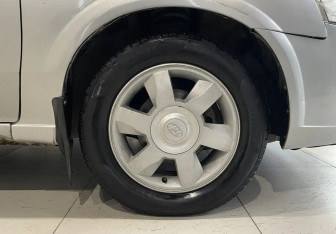 Подержанный автомобиль Nissan Almera Classic 2008 года (16 фото)