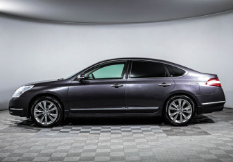 Подержанный автомобиль Nissan Teana 2009 года (8 фото)