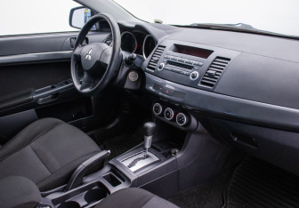 Подержанный автомобиль Mitsubishi Lancer Sedan 2008 года (10 фото)