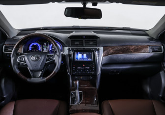 Подержанный автомобиль Toyota Camry Sedan 2017 года (17 фото)