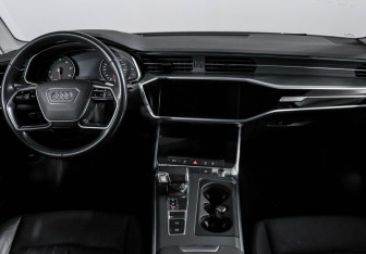 Подержанный автомобиль Audi A6 Sedan 2020 года (12 фото)