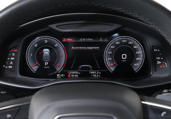 Подержанный автомобиль Audi Q8 2021 года (11 фото)