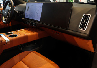 Подержанный автомобиль LiXiang L6 2024 года (7 фото)