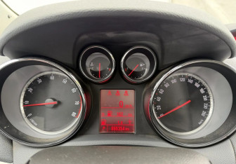 Подержанный автомобиль Opel Mokka 2013 года (12 фото)