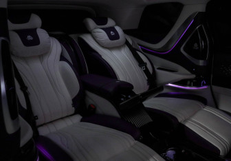 Подержанный автомобиль Voyah Dream 2023 года (18 фото)