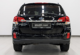 Подержанный автомобиль Subaru Outback Wagon 2012 года (6 фото)