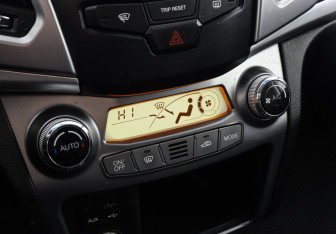 Подержанный автомобиль SsangYong Actyon 2013 года (14 фото)