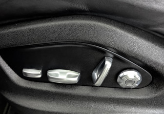 Подержанный автомобиль Porsche Cayenne 2019 года (26 фото)