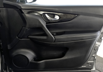 Подержанный автомобиль Nissan Qashqai 2020 года (25 фото)