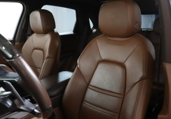 Подержанный автомобиль Porsche Cayenne 2021 года (17 фото)