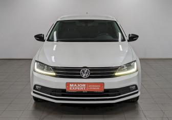 Подержанный автомобиль Volkswagen Jetta Sedan 2017 года (2 фото)
