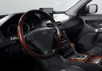 Подержанный автомобиль Volvo XC90 2012 года (14 фото)