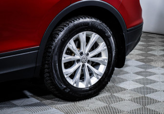 Подержанный автомобиль Volkswagen Tiguan 2019 года (15 фото)