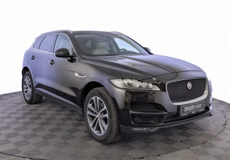 Подержанный автомобиль Jaguar F-Pace 2017 года (3 фото)
