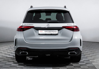 Подержанный автомобиль Mercedes-Benz GLE 2025 года (6 фото)