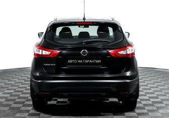 Подержанный автомобиль Nissan Qashqai 2014 года (5 фото)