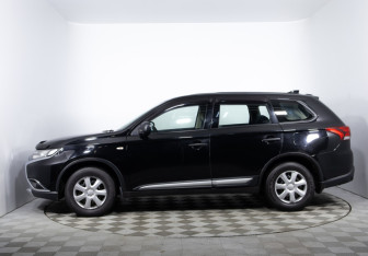 Подержанный автомобиль Mitsubishi Outlander 2017 года (8 фото)