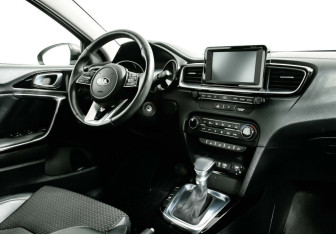 Подержанный автомобиль Kia Ceed Hatchback 2018 года (9 фото)