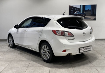 Подержанный автомобиль Mazda 3 Hatchback 2012 года (7 фото)