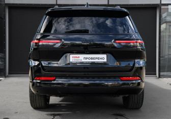 Подержанный автомобиль Jeep Grand Cherokee 2021 года (5 фото)