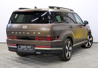 Подержанный автомобиль Hyundai Santa Fe 2024 года (5 фото)